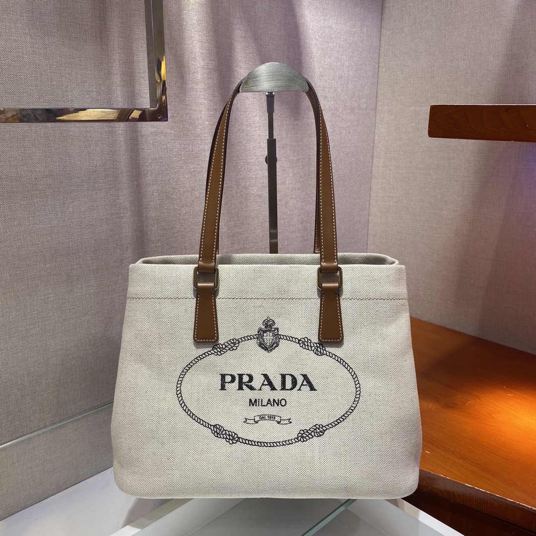 Prada_1BG356